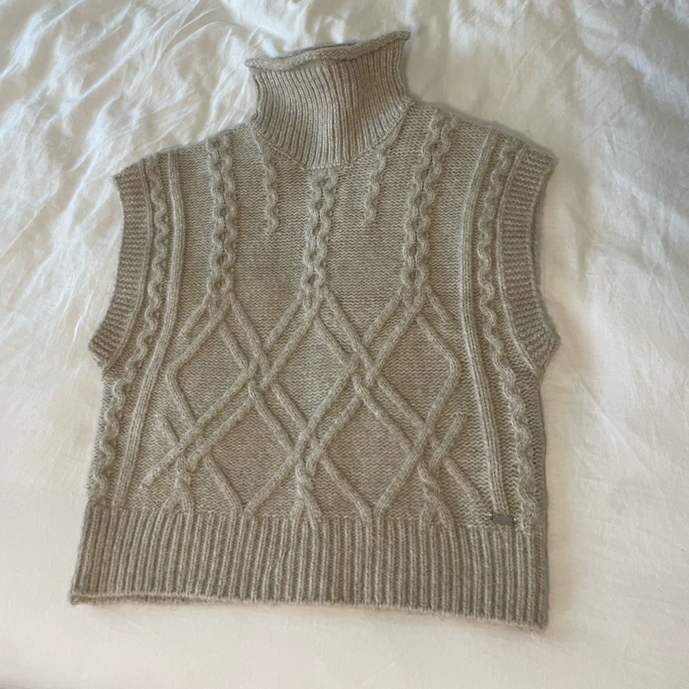 Guess knit turtleneck sweater vest XS cream